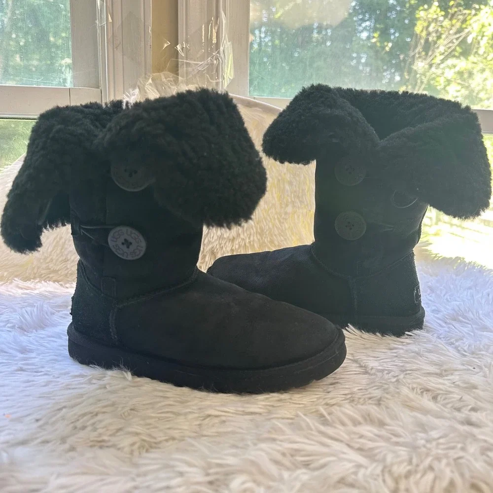 UGG Women's Bailey Button Triplet Tall Boots Black Suede Sheepskin Lined sz 5